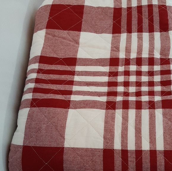 Martha Stewart Red Buffalo Check Plaid King Quilt & One Standard Sham - Picture 11 of 16